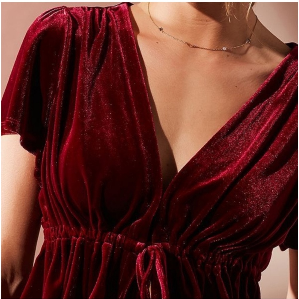 UO Goldie Velvet Cropped Tie-Front Top